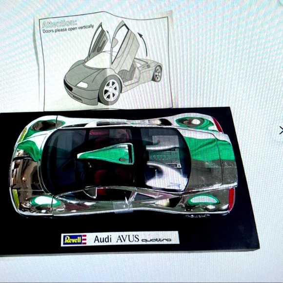 Revell 1994 Audi AVUS Quattro, 1/18 Die-cast Model Car Chrome
